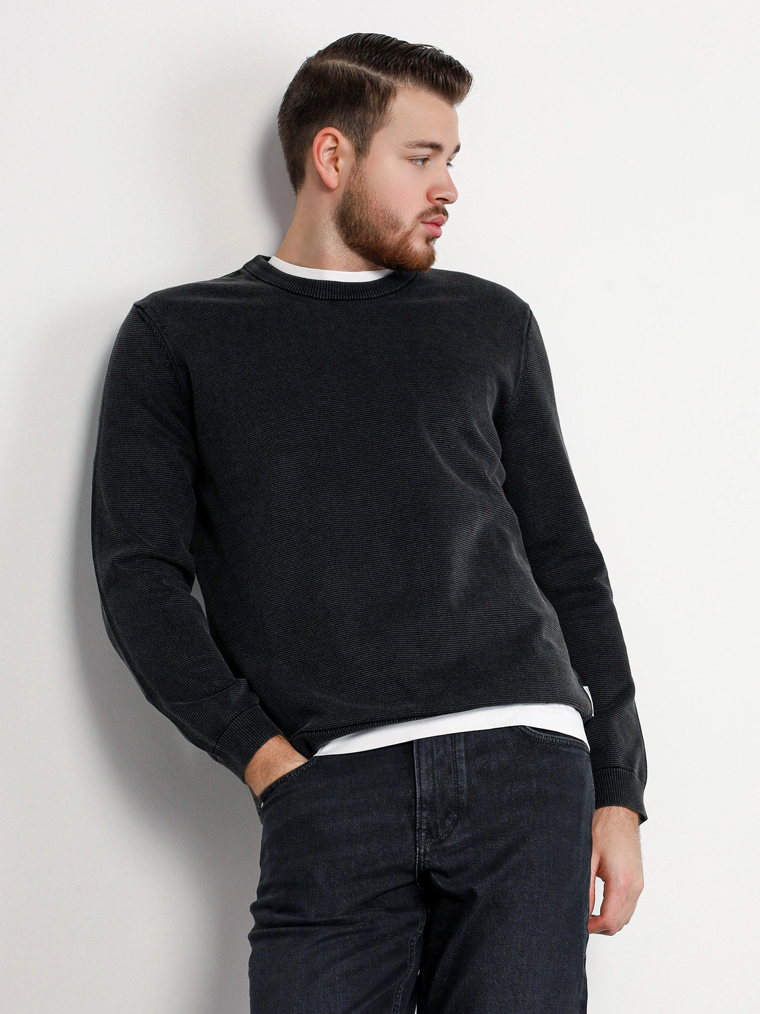 Пуловер черного цвета из хлопка